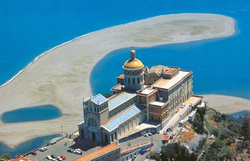 Villetta Nella Baia Furnari Exterior photo